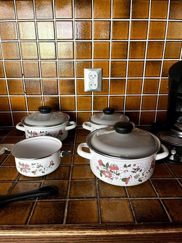 Vintage Pannen set, nieuw in doos. beschikbaar voor biedingen