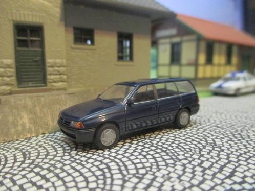 Opel Astra F Caravan - Rietze donkerblauw, Hobby en Vrije tijd, Modelauto's | 1:87, Zo goed als nieuw, Auto, Rietze, Ophalen of Verzenden
