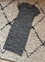 Lange grijze jurk met korte mouwen en stretch, maat s, Maat 38/40 (M), Ophalen of Verzenden, Zo goed als nieuw, Grijs