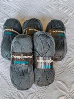 5 x 135 = 675m 100% wol Scheepjeswol grijs nld 3, Hobby en Vrije tijd, Breien en Haken, Ophalen of Verzenden, Nieuw, Breien of Haken
