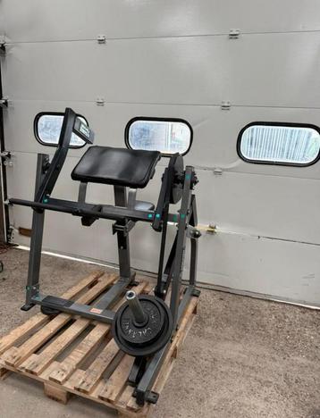 Hammer Strength Bicep curl / Biceps curl / Biceps / bizep beschikbaar voor biedingen