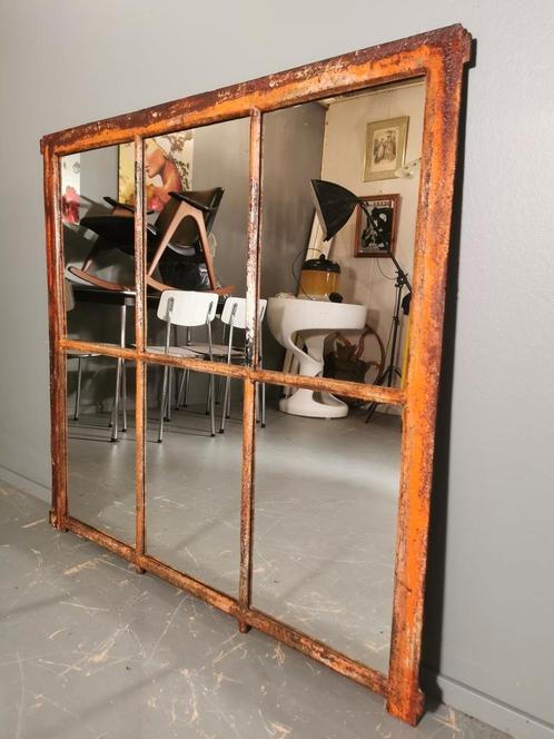 Oud gietijzeren raam spiegel / stalraam, Huis en Inrichting, Woonaccessoires | Spiegels, Gebruikt, 100 tot 125 cm, 100 tot 150 cm