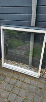 Dakraam velux 114 x 114, Gebruikt, Raamkozijn, 75 tot 150 cm, Hout