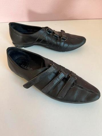 Zwarte dames schoenen maat 39 met klitteband sluiting beschikbaar voor biedingen