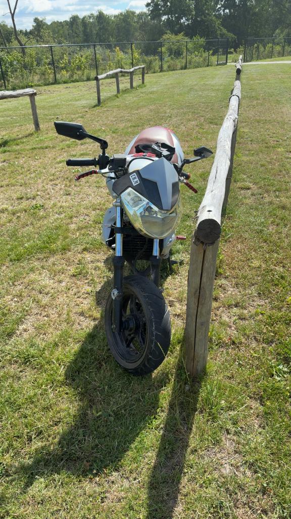250 vaste prijs !!Gilera DNA 100cc - Chinese uitvoering, Fietsen en Brommers, Brommeronderdelen | Algemeen, Gebruikt, Overige typen