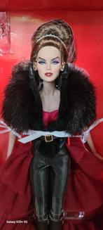 Nu Face Integrity Toys Pop + Standaard, Verzamelen, Ophalen of Verzenden, Zo goed als nieuw, Fashion Doll