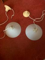 Retro / vintage van 2 vintage hanglampen melkglas, Huis en Inrichting, Lampen | Hanglampen, Ophalen of Verzenden, Gebruikt, Metaal