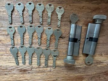 2 x Lips cilinderslot met draaiknop en 20 originele sleutel beschikbaar voor biedingen