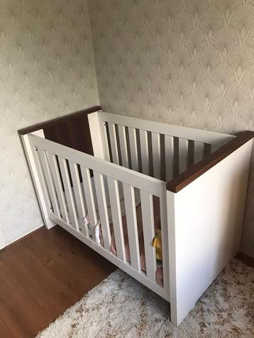 Babykamer kinderkamer set merk TWF beschikbaar voor biedingen