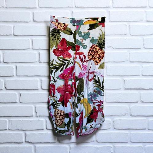 C&C California Broek Maat L Wit Bloemenprint Ruches, Kleding | Dames, Broeken en Pantalons, Zo goed als nieuw, Maat 42/44 (L)