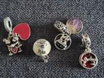 Pandora bedels disney mickey/minnie, Sieraden, Tassen en Uiterlijk, Bedels, Ophalen, Pandora, Zo goed als nieuw, 4 bedels of meer
