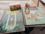 Kuifje, twee stripboeken, auto en figuur in een koop, Verzamelen, Stripfiguren, Gebruikt, Ophalen of Verzenden, Beeldje of Figuurtje