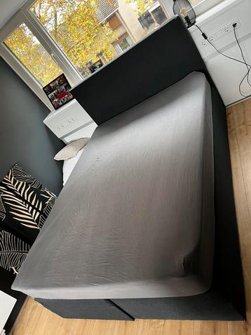 Boxspring  beschikbaar voor biedingen