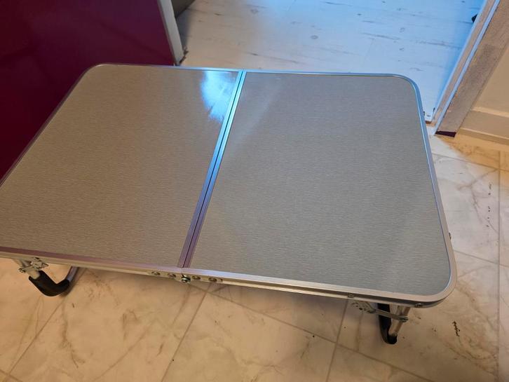 folding work table - used in good condition., Computers en Software, Laptoptafels, Zo goed als nieuw, Ophalen of Verzenden