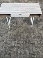 Leuk modern bureautje, Huis en Inrichting, Ophalen of Verzenden, Zo goed als nieuw