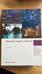 Basisboek integrale veiligheid, Maatschappij en Samenleving, Ophalen of Verzenden, Zo goed als nieuw, Nederland