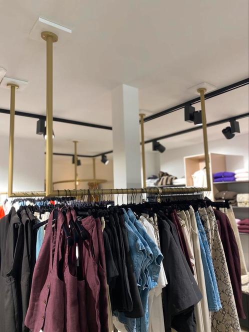 4x kledingrekken voor aan het plafond goudkleurig, Kleding | Dames, Kledingrekken, Gebruikt, Ophalen