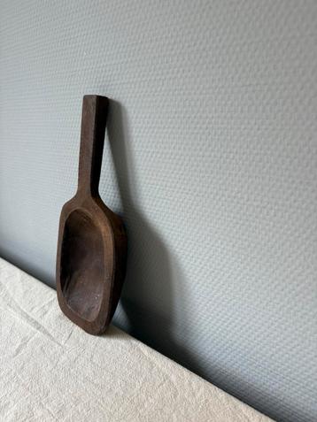 Vintage wabisabi houten ‘schep’ beschikbaar voor biedingen