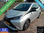 Toyota Aygo 1.0 VVT-i x | Airco | LED | Navi | BT | NAP, Gebruikt, 4 stoelen, Origineel Nederlands, Bedrijf