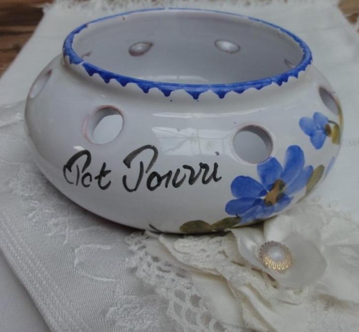 Frans keramiek Pot Pourri schaaltje , theelicht,Vallaurius, Antiek en Kunst, Curiosa en Brocante, Ophalen of Verzenden