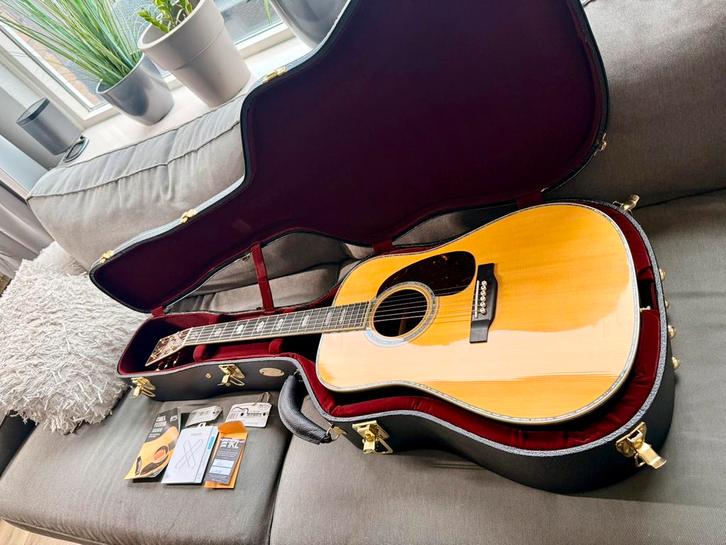 Martin D-45 Standard 2023 Nieuwstaat, Muziek en Instrumenten, Snaarinstrumenten | Gitaren | Akoestisch, Zo goed als nieuw, Western- of Steelstringgitaar