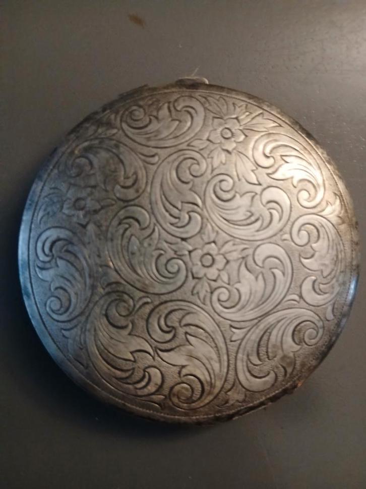 Vintage Zilveren Poederdoos met Bloemenmotief, Antiek en Kunst, Antiek | Goud en Zilver, Zilver, Ophalen of Verzenden