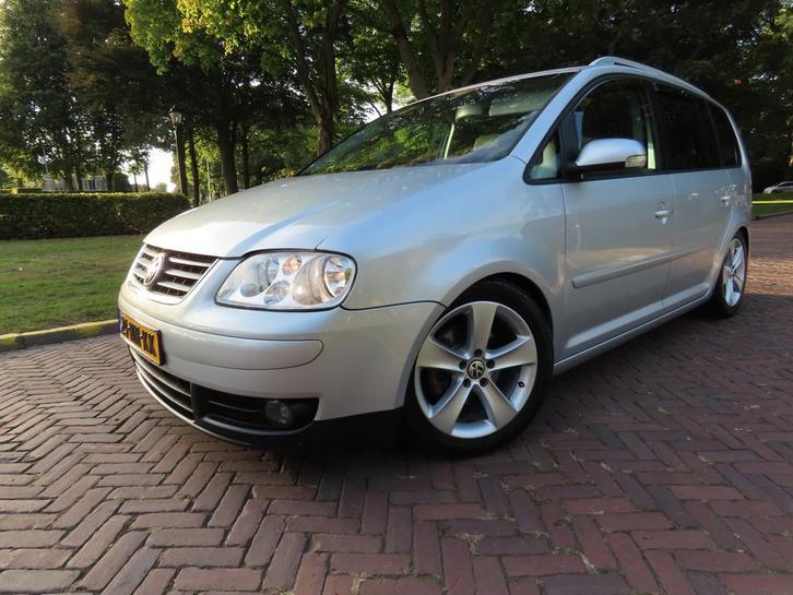 Volkswagen Touran 1.6-16V FSI Highline Ecc Cruisecontrol 6 B, Auto's, Volkswagen, Bedrijf, Te koop, Touran, ABS, Airbags, Airconditioning