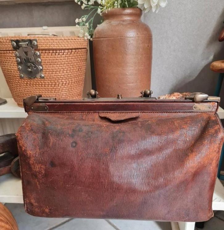 Originele antieke leren dokterstas, Sieraden, Tassen en Uiterlijk, Koffers, Zo goed als nieuw, Leer, Minder dan 50 cm, Ophalen of Verzenden