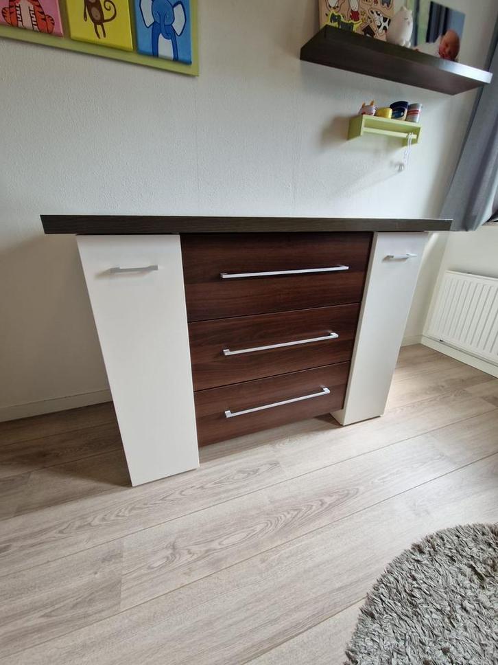 Complete TWF Babykamer - kast, commode en ledikant, Kinderen en Baby's, Kinderkamer | Complete kinderkamers, Zo goed als nieuw