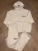 Essentials Fear Of God joggingspak open leg, Kleding | Heren, Heren-kledingpakketten, Ophalen of Verzenden, Nieuw, Maat 52/54 (L)