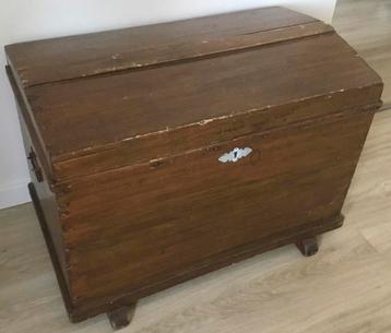 ANTIEKE HOUTEN KIST / DEKENKIST beschikbaar voor biedingen