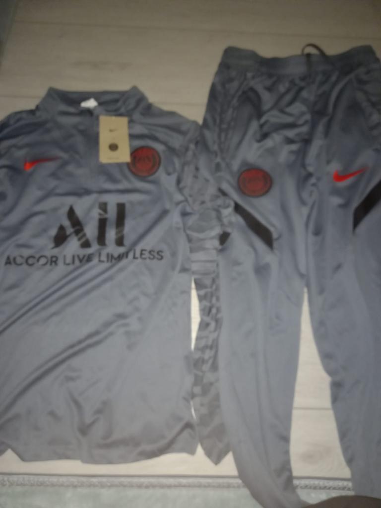 PSG Pyjama Set - Nieuw!, Nieuw, Overige maten, Ophalen of Verzenden, Voetbal