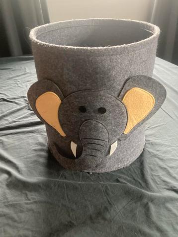 Grijze Opbergmand Olifant beschikbaar voor biedingen