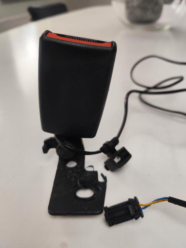Autogordel ontvanger insteek met sensor Alfa Mito, Auto-onderdelen, Interieur en Bekleding, Overige automerken, Universele onderdelen