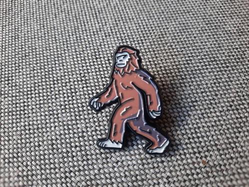 1 leuke pin van Bigfoot te koop, Verzamelen, Speldjes, Pins en Buttons, Nieuw, Speldje of Pin, Overige onderwerpen, Ophalen of Verzenden