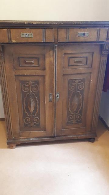 Klassiek Oud BUFFETKASTJE- Bijzonder Houtsnijwerk (1920) beschikbaar voor biedingen