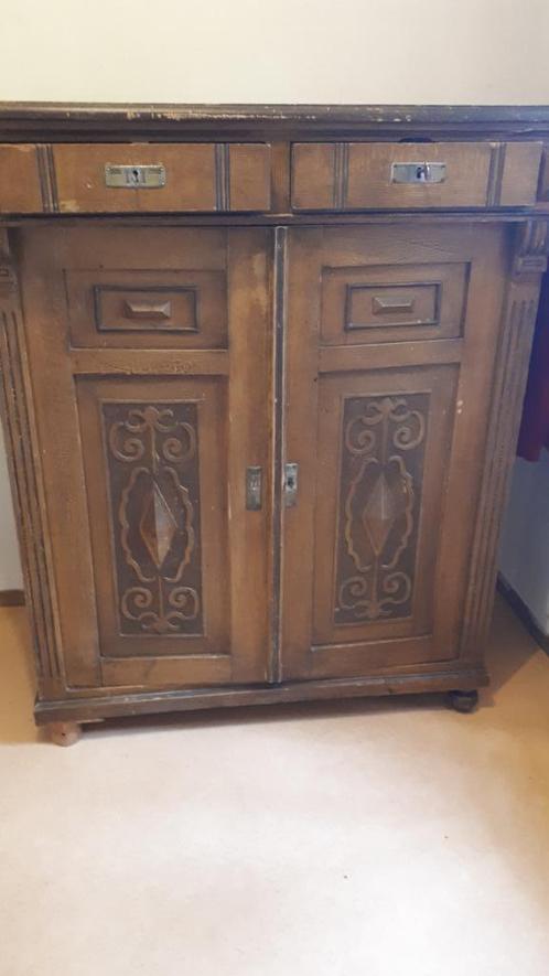 Klassiek Oud BUFFETKASTJE- Bijzonder Houtsnijwerk (1920), Antiek en Kunst, Antiek | Meubels | Kasten, Ophalen