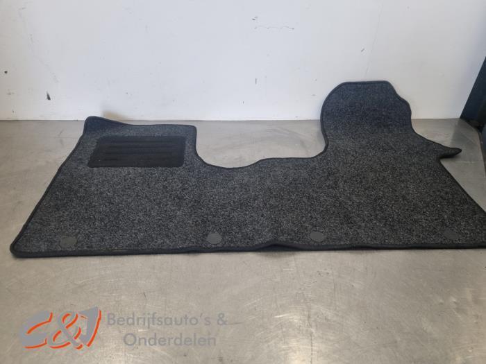 Vloerbedekking van een Renault Trafic, Auto-onderdelen, Interieur en Bekleding, Renault, Gebruikt, 3 maanden garantie, Ophalen of Verzenden