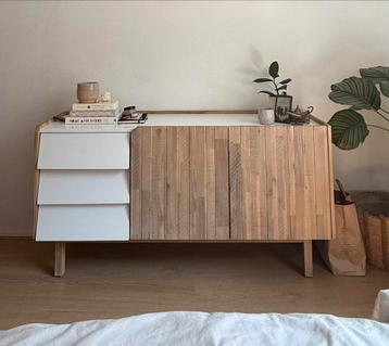 Dressoir hout met lades en kastjes beschikbaar voor biedingen