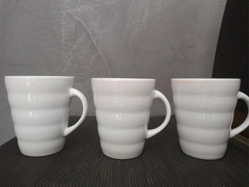 Retro 3 zeldzame design mokken Wawel Polen Waves buitenkant, Huis en Inrichting, Keuken | Servies, Zo goed als nieuw, Kop(pen) en/of Schotel(s)