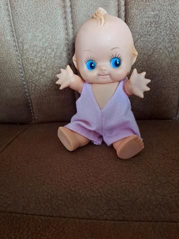 Vintage Kewpie Popje met Pakje beschikbaar voor biedingen