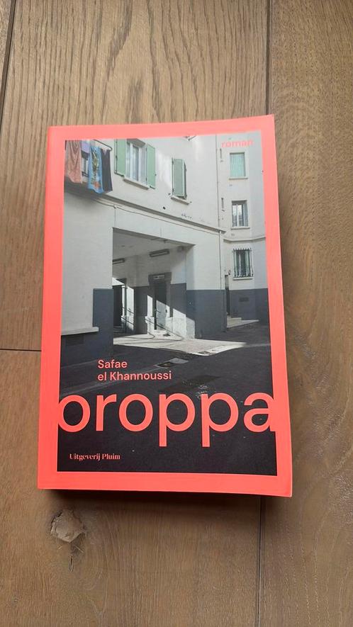 Safae el Khannoussi - Oroppa, Boeken, Literatuur, Zo goed als nieuw, Nederland, Ophalen of Verzenden