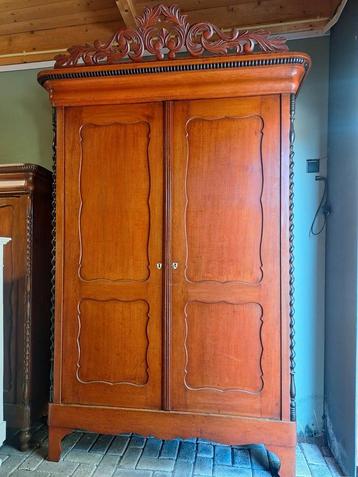 Originele biedermeier linnenkast kledingkast beschikbaar voor biedingen