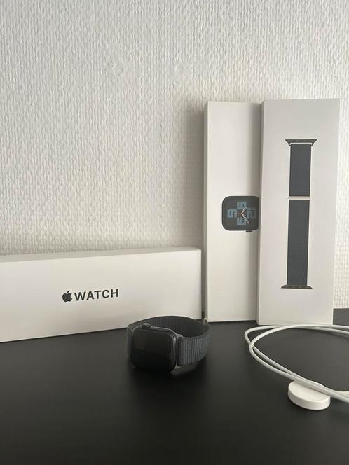 Apple watch se gen 2 40mm, Sieraden, Tassen en Uiterlijk, Smartwatches, Zo goed als nieuw, iOS, Zwart, Ophalen