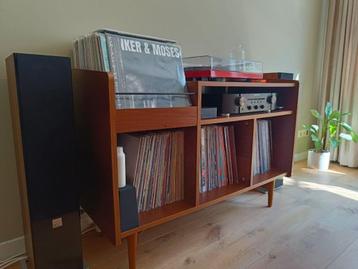 Record Player & Vinyl Stand – LA REDOUTE beschikbaar voor biedingen