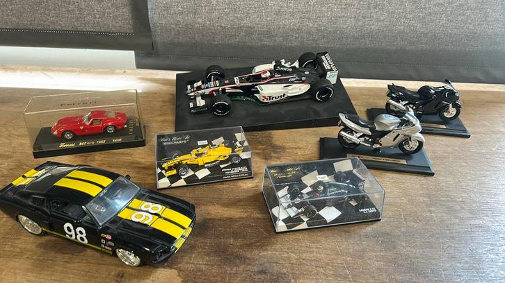 Diverse model auto’s. Minardi. Ferrari. Mercedes. Toyota., Hobby en Vrije tijd, Modelauto's | 1:18, Zo goed als nieuw, MiniChamps