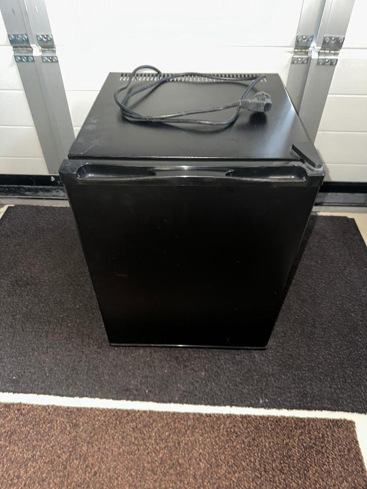 Mini Koelkast, Witgoed en Apparatuur, Koelkasten en IJskasten, Zo goed als nieuw, Zonder vriesvak, Minder dan 75 liter, Minder dan 85 cm