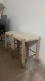 Twee houten krukjes, Ophalen of Verzenden, Gebruikt, Hout