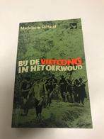 Bij de Vietcong in het oerwoud, Boeken, Oorlog en Militair, Gelezen, 1945 tot heden, Ophalen of Verzenden