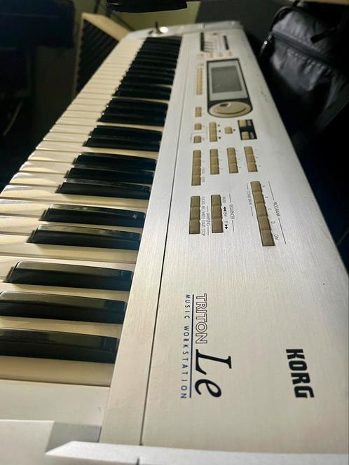 Korg Triton Le 61 Synthesizer Workstation, Muziek en Instrumenten, Synthesizers, Zo goed als nieuw, 61 toetsen, Korg, Met midi-aansluiting